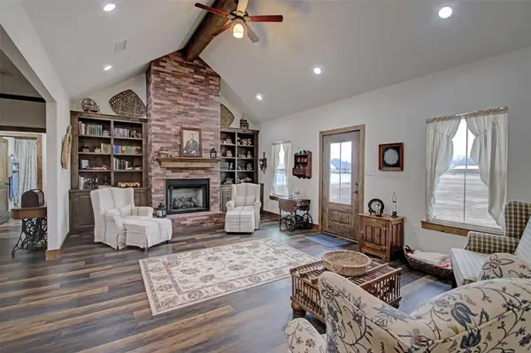 Grandview, TX 76050,6031 County Road 401