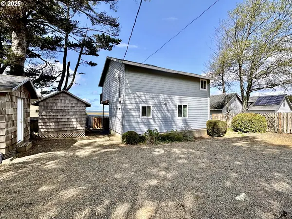 Cloverdale, OR 97112,26230 SANDLAKE RD