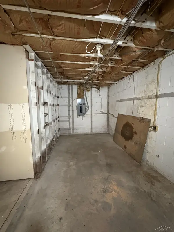 Saginaw, MI 48604,244 shattuck RD