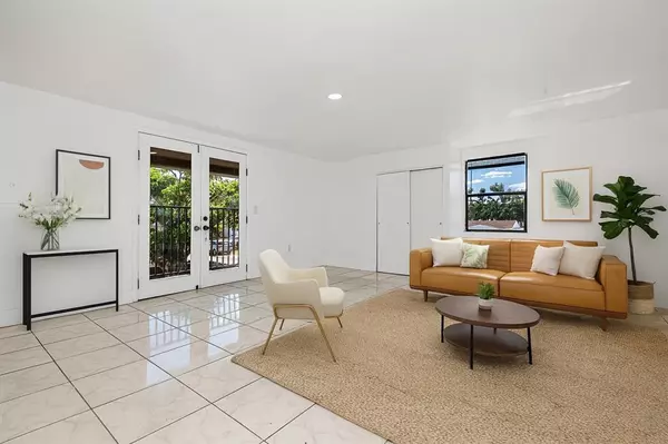 Hollywood, FL 33020,2447 Roosevelt St