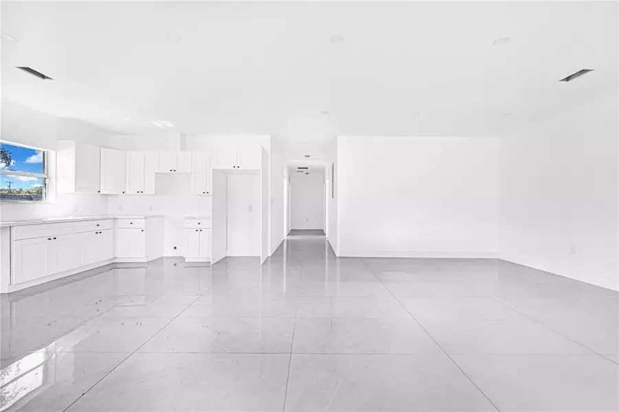 7990 NW 8th Ave, Miami, FL 33150