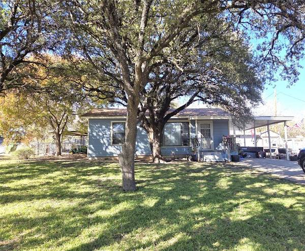 200 Hill Top Road, Glen Rose, TX 76043