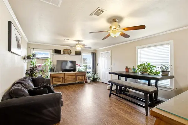 Fort Worth, TX 76112,5528 Greenlee Street