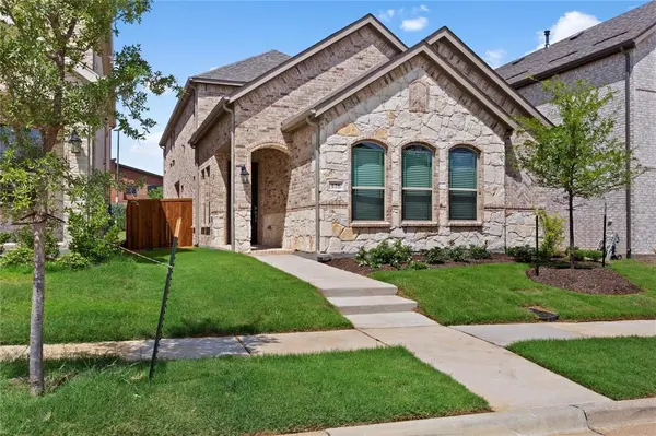 175 McCartt Drive, Lewisville, TX 75067