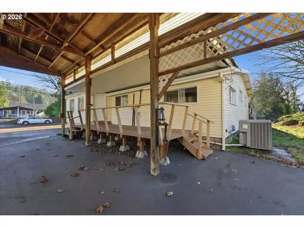 Kalama, WA 98625,357 S 9TH ST