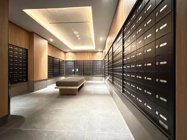 Toronto C08, ON M4Y 0J1,55 Charles ST E #1912