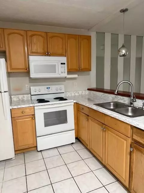 Plantation, FL 33317,Address not disclosed