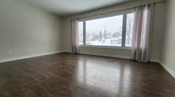 Orillia, ON L3V 2S7,56 Elmer AVE