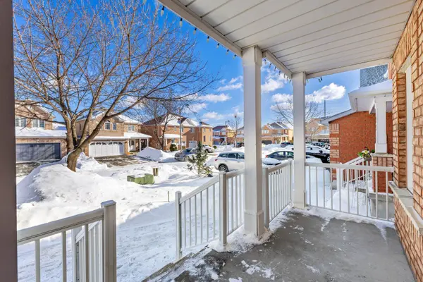 Brampton, ON L7A 1W7,81 Farthingale CRES