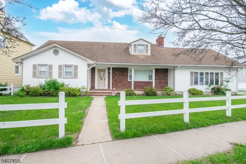 Wallington Boro, NJ 07057,84 Locust Ave