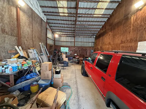 Bonham, TX 75418,825 N State Highway 121