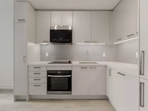 Toronto C10, ON M4S 1V5,20 Soudan AVE #1405