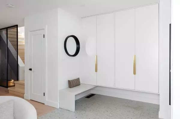 Toronto W02, ON M6P 2X6,424 Clendenan AVE