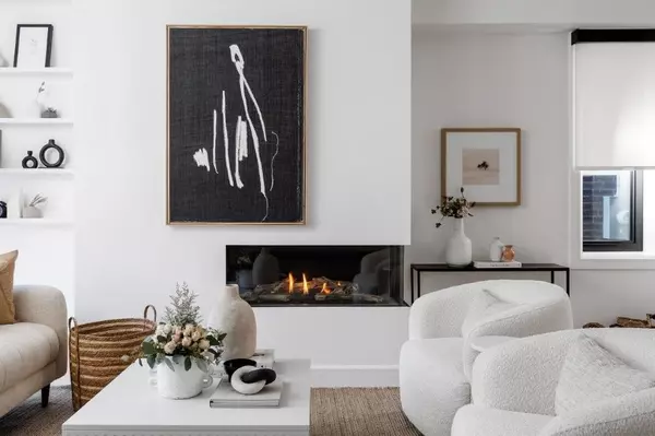 Toronto W02, ON M6P 2X6,424 Clendenan AVE