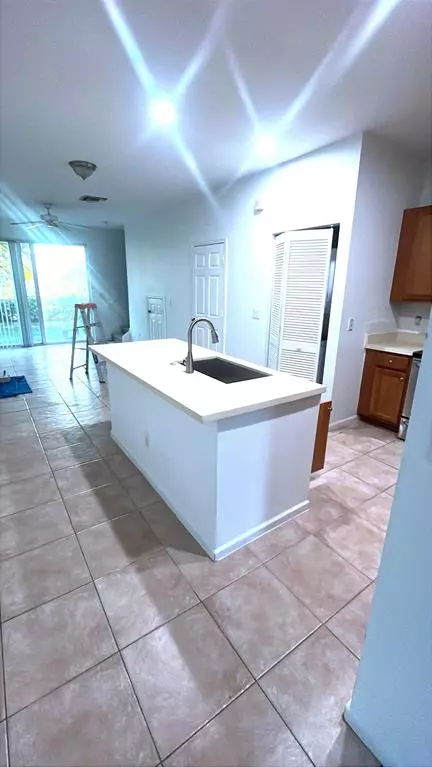 Tamarac, FL 33321,8720 CYPRESS WALK CT #8720