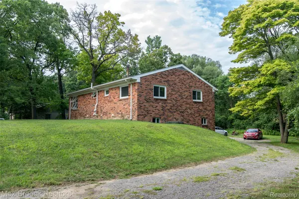 Auburn Hills, MI 48326,465 Robert CT