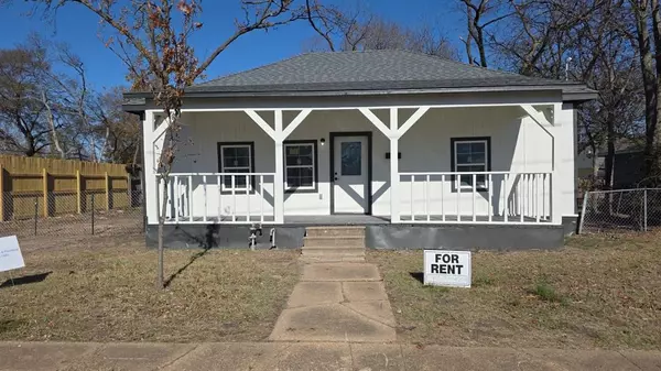 216 W 9th Street, Bonham, TX 75418