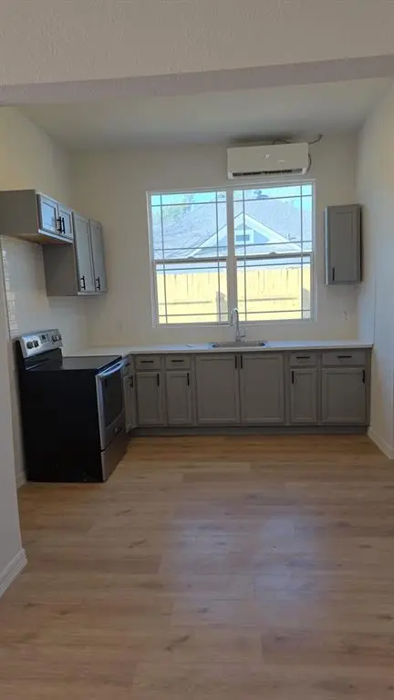 Bonham, TX 75418,216 W 9th Street