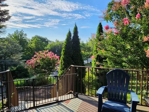 Woodcliff Lake Boro, NJ 07677,61 Overlook Dr