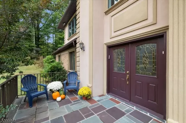 Woodcliff Lake Boro, NJ 07677,61 Overlook Dr