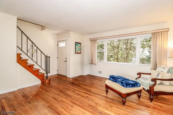 Metuchen Boro, NJ 08840,56 Homer Pl