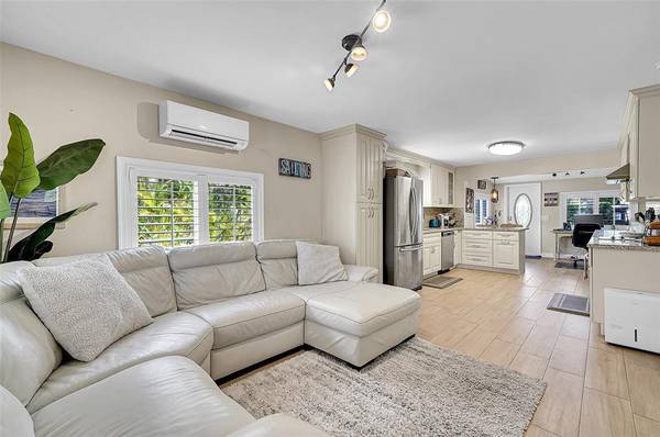 Davie, FL 33314,4860 SW 61st Ave