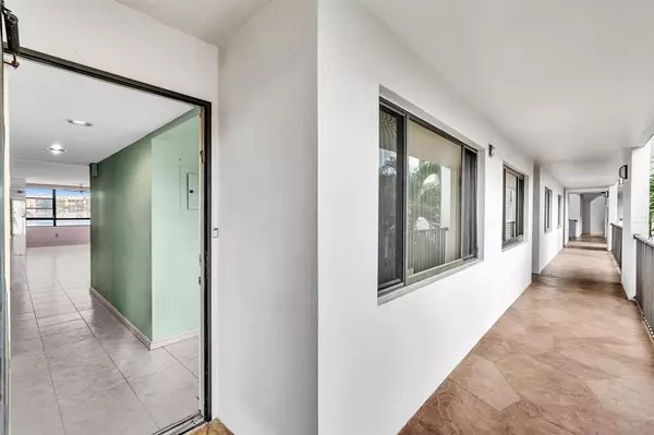 Tamarac, FL 33321,10442 E Clairmont Cir #204