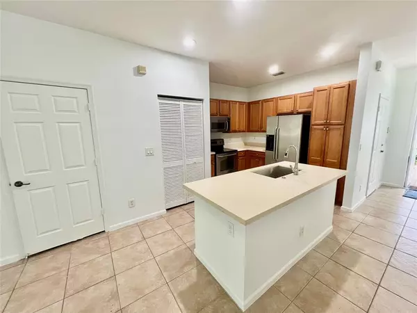 Tamarac, FL 33321,8720 CYPRESS WALK CT #8720