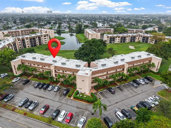 Sunrise, FL 33322,10402 Sunrise Lakes Blvd #104