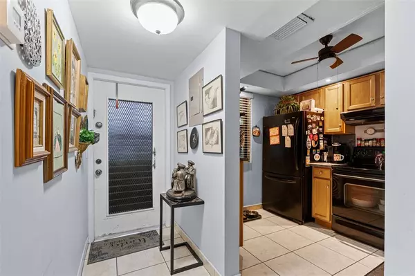 Sunrise, FL 33322,10402 Sunrise Lakes Blvd #104