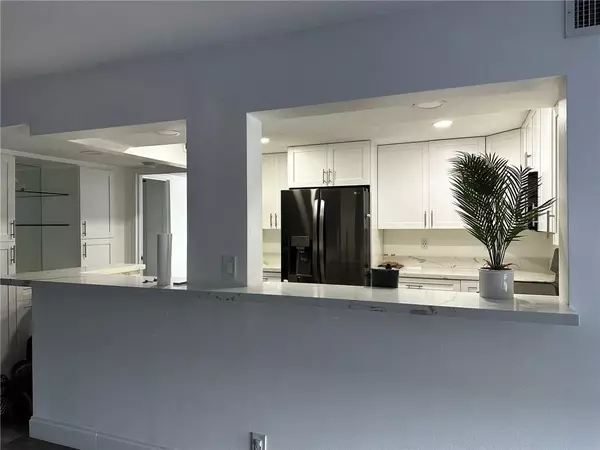 Hallandale Beach, FL 33009,800 Parkview Dr #829