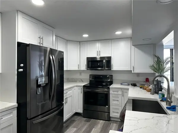 Hallandale Beach, FL 33009,800 Parkview Dr #829