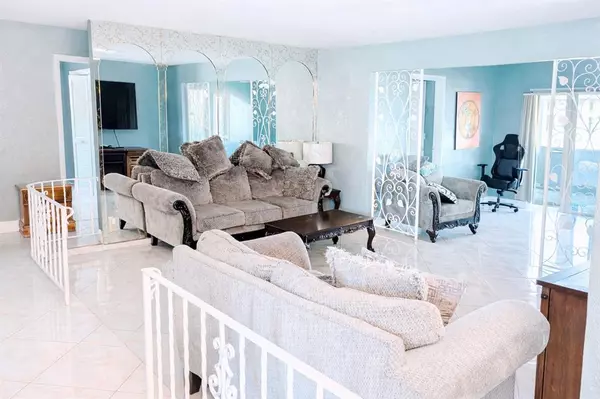 Lauderhill, FL 33313,5710 NW 13th Ct