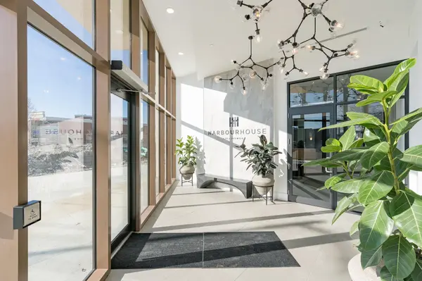 Collingwood, ON L9Y 5T7,31 Huron ST #216