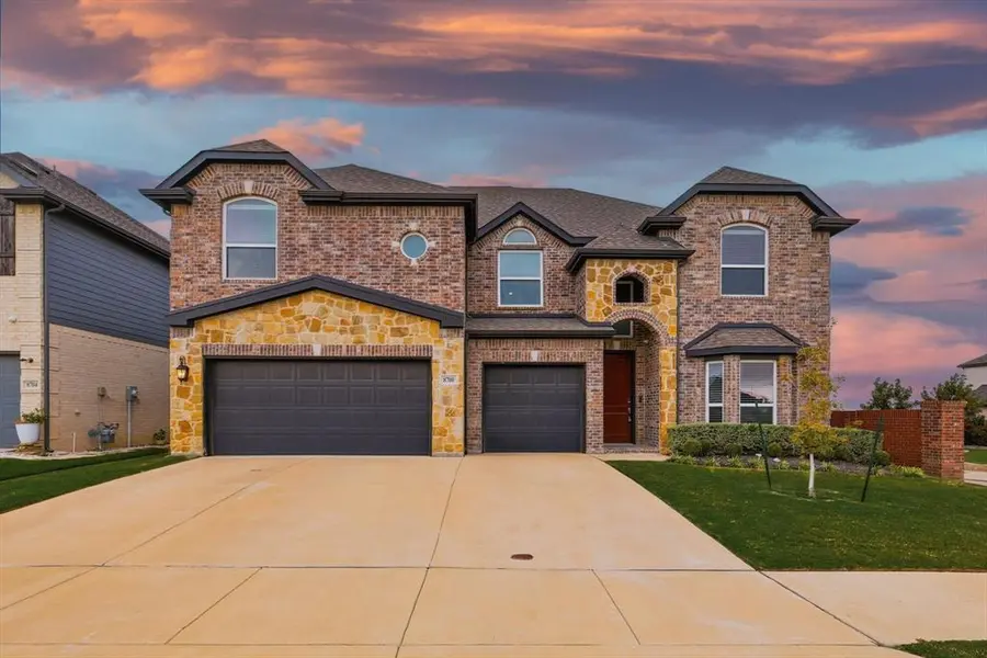 8700 Treehouse Court, Fort Worth, TX 76123
