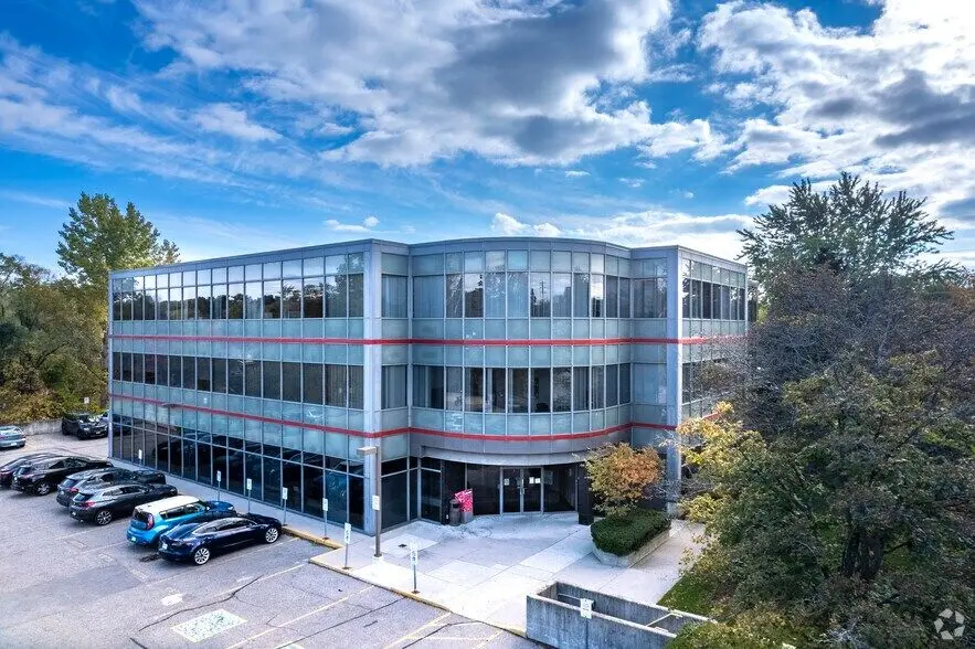 Mississauga, ON L5G 4S1,1599 Hurontario ST #202