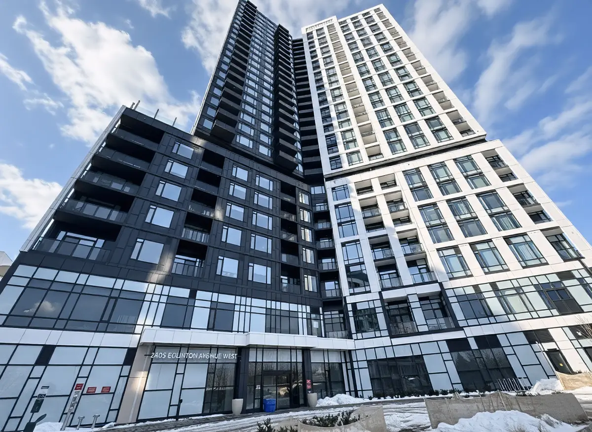 Mississauga, ON L5M 2T2,2495 eglinton AVE #1801
