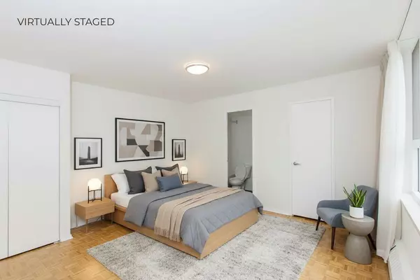 Toronto C07, ON M2R 2A3,6200 Bathurst ST #906