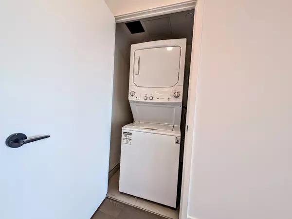 Toronto E01, ON M4L 0B7,1050 Eastern AVE #1210