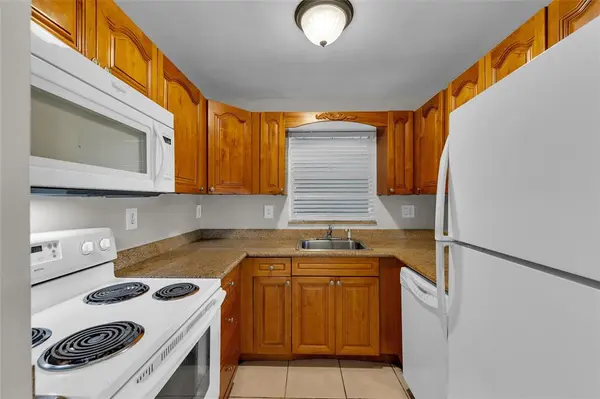 Lighthouse Point, FL 33064,2201 NE 36th St #205