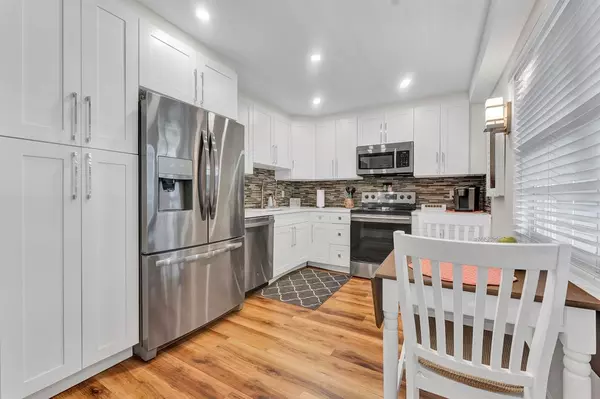 Pompano Beach, FL 33069,4015 W Palm Aire Dr #402