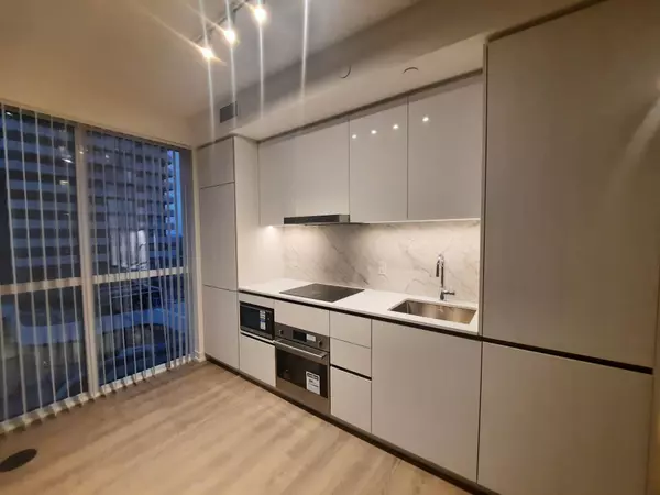 Vaughan, ON L4K 5Z7,8 Interchange WAY #812