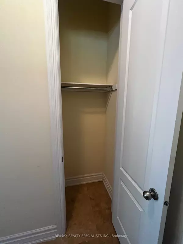 Mississauga, ON L5H 2Z9,1011 Lorne Park RD #1