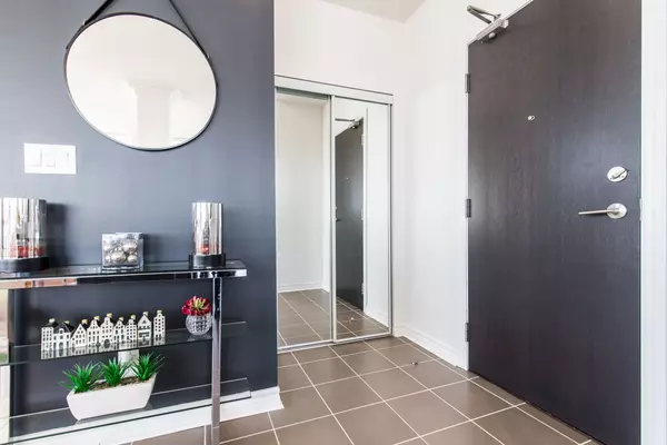 Mississauga, ON L5B 0B9,3504 Hurontario ST #3702