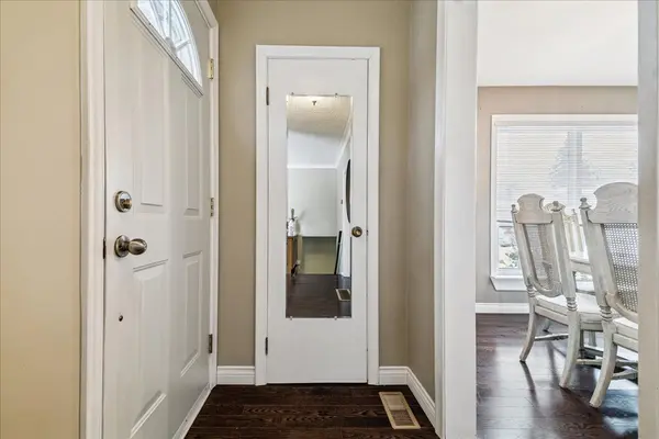 Burlington, ON L7R 3C8,359 Pepper DR