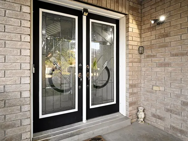 Brampton, ON L7A 2W7,230 Edenbrook Hill DR