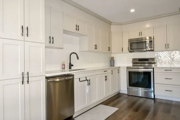 835 Queen ST, Gananoque, ON K7G 2B5