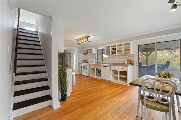 Quinte West, ON K8V 5P7,895 English Settlement RD