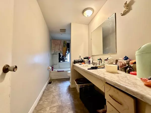 Chatham-kent, ON N7M 1A6,39 Orchard PL