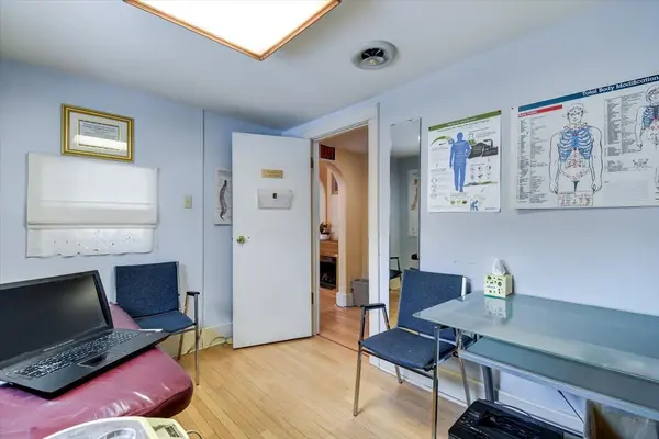 Peterborough, ON K9H 4G3,339-341 Reid ST